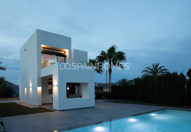 Detached Villas with Pool and Parking in La Manga Club