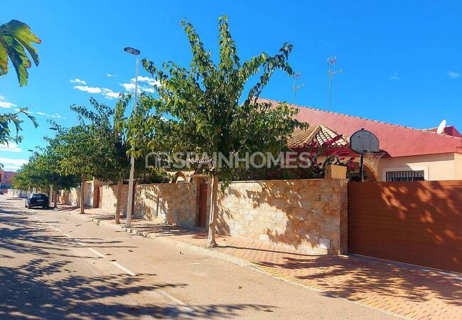 Spacious Villa Close to Amenities in San Pedro Del Pinatar 1