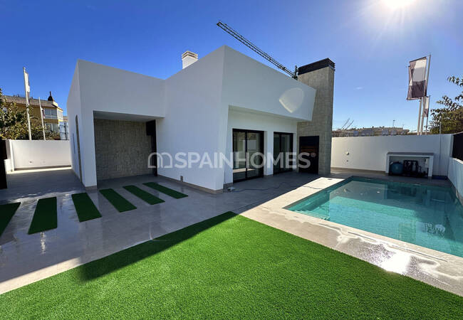 Detached Villas of Contemporary Design in San Pedro