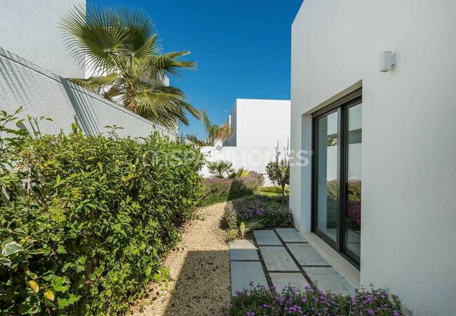 Cartagena'da Plaja Yürüme Mesafesinde Havuzlu Müstakil Villa 5