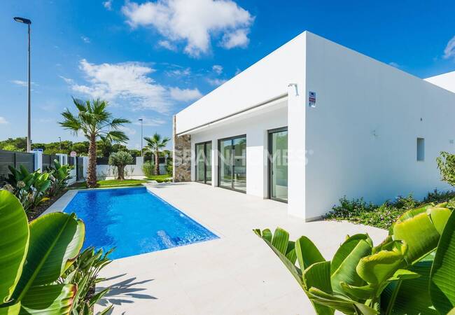 Cartagena'da Plaja Yürüme Mesafesinde Havuzlu Müstakil Villa 7