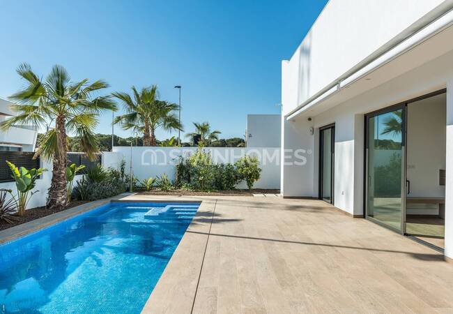 Cartagena'da Plaja Yürüme Mesafesinde Havuzlu Müstakil Villa 16