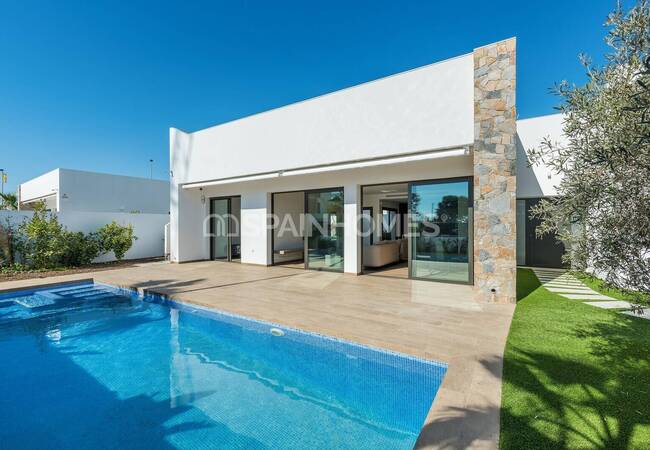 Cartagena'da Plaja Yürüme Mesafesinde Havuzlu Müstakil Villa 17