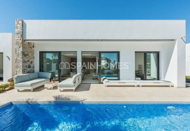 Cartagena'da Plaja Yürüme Mesafesinde Havuzlu Müstakil Villa 28