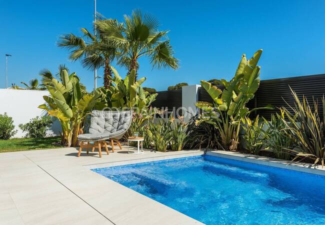 Cartagena'da Plaja Yürüme Mesafesinde Havuzlu Müstakil Villa 31