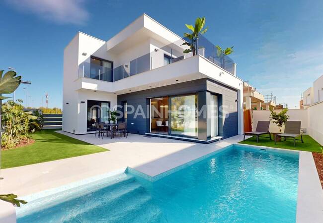 Modern Detached Golf Houses with Pools in Los Alcázares
