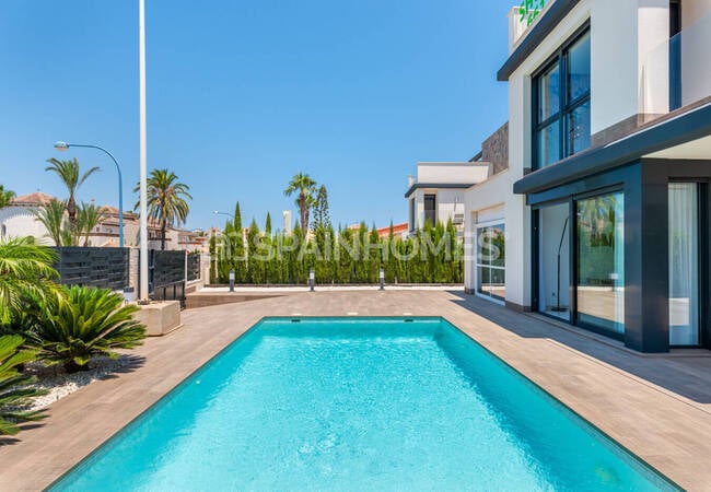 Detached Villas Close to the Beach in Guardamar Cartagena 2