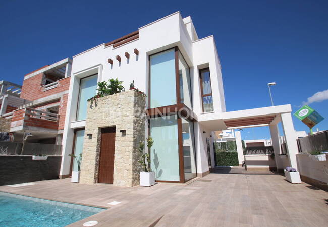 Detached Villas Close to the Beach in Guardamar Cartagena 10