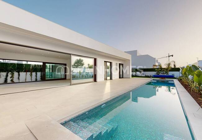 Contemporary Detached Villas with Pools in San Javier Murcia