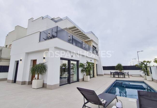 Torre Pacheco'da Prestijli Bir Sitede Modern Villalar 4