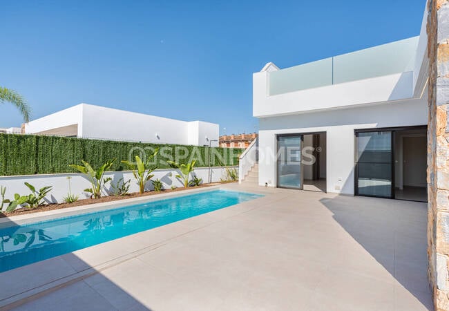 Los Alcázares'te Sahile Yakın Konumda Modern Evler 2