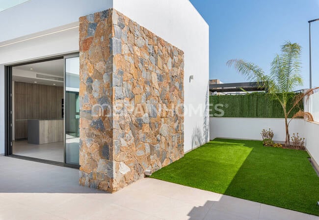 Los Alcázares'te Sahile Yakın Konumda Modern Evler 6