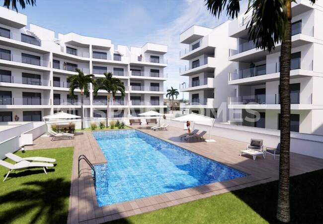 Apartments in Complex with Pool Close to Beach in Los Alcazares