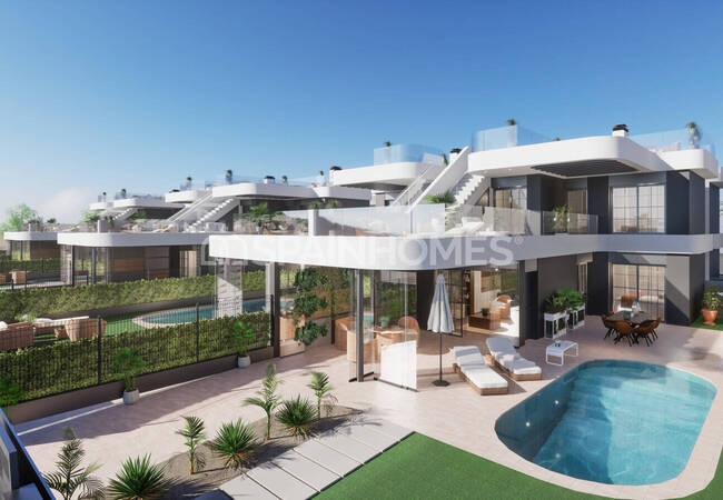 Недвижимость с бассейнами в Лос Алькасарес Коста Калида 11