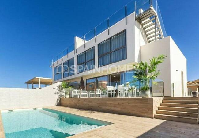 Stylish House with a Private Pool in Los Belones Murcia