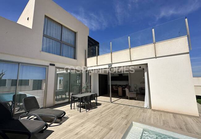 Los Belones Murcia'da Taşınmaya Hazır Havuzlu İkiz Villa 1