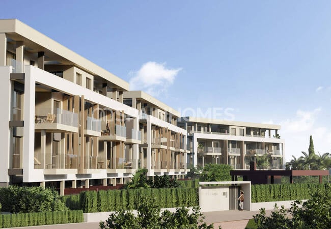 Murcia'da Havuzlu Kapsamlı Sitede Şık Daireler