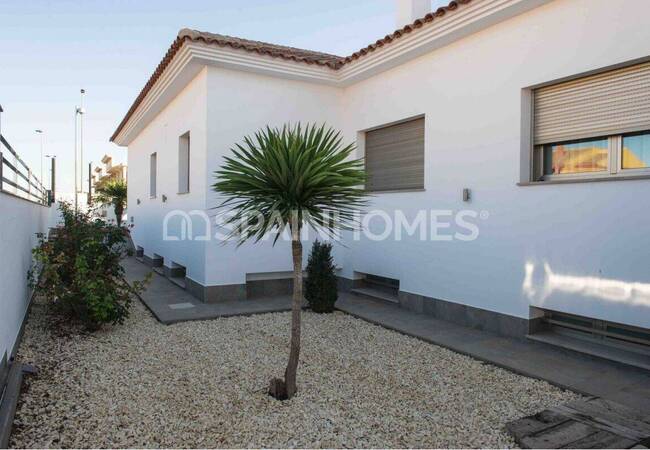 Detached Villa with Pool Near the Sea in San Pedro Del Pinatar 7
