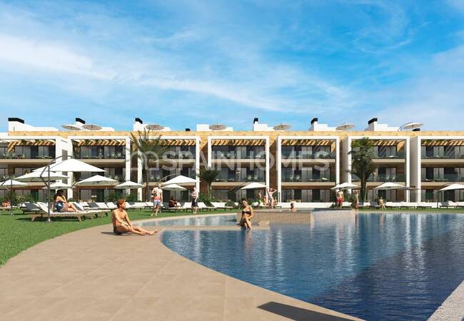 Los Alcázares'te Denize Yakın Şık Tasarımlı Golf Daireleri 1