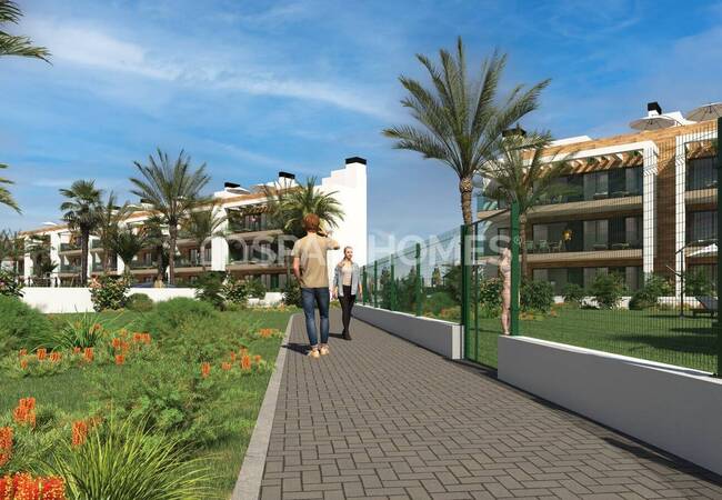Los Alcázares'te Denize Yakın Şık Tasarımlı Golf Daireleri 3