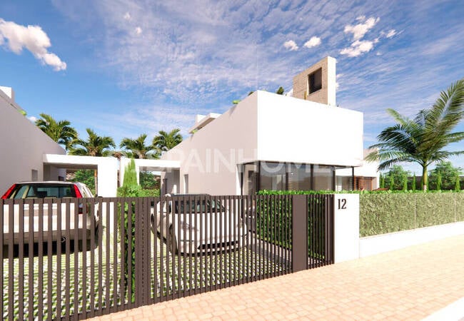 Detached 3-bedroom Houses with Private Pools in Los Alcázares Murcia 3