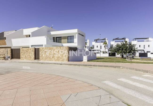 Villas with Pool in an Advantageous Location in San Javier 4