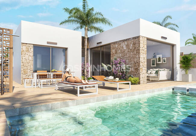 Detached 3-bedroom Houses with Pools in Los Alcazares Murcia 1