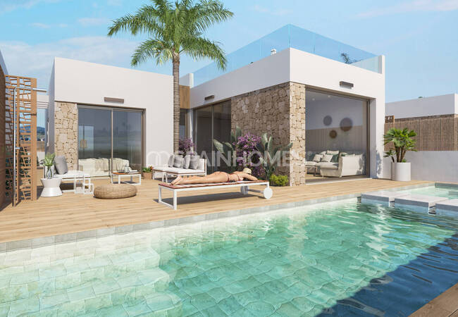 Detached 3-bedroom Houses with Pools in Los Alcazares Murcia 2