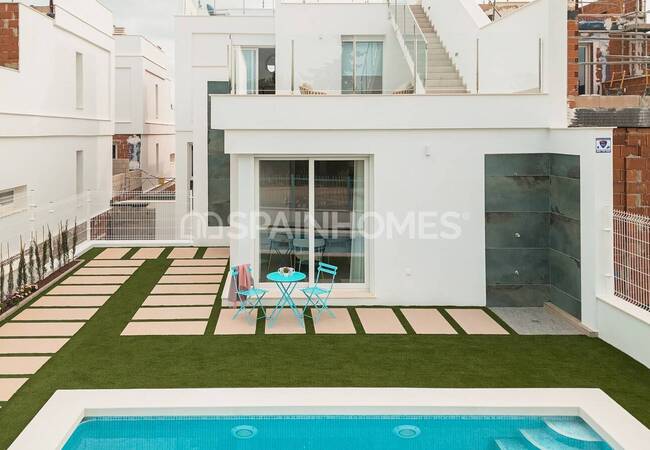 3-bedroom Villas with Pools and Parking in Los Alcázares Murcia 5