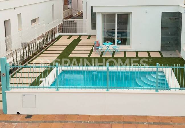 3-bedroom Villas with Pools and Parking in Los Alcázares Murcia 6