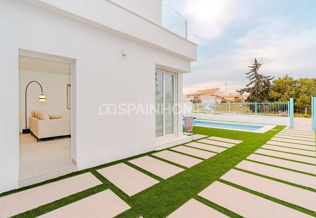 3-bedroom Villas with Pools and Parking in Los Alcázares Murcia 14