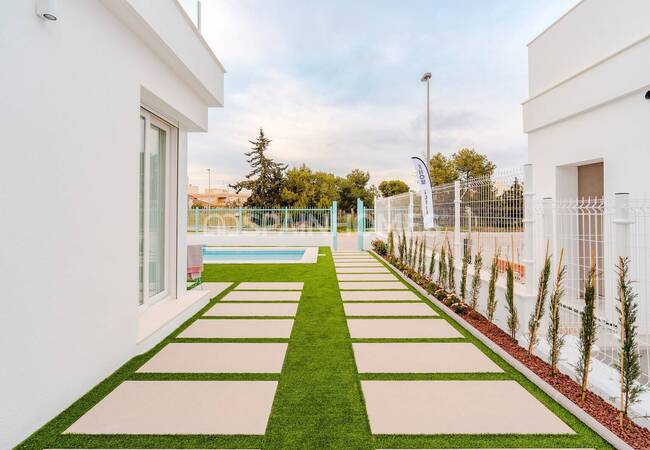 3-bedroom Villas with Pools and Parking in Los Alcázares Murcia 13