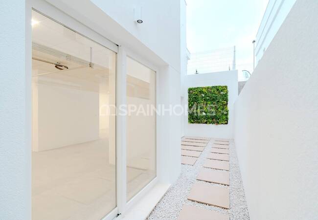 3-bedroom Villas with Pools and Parking in Los Alcázares Murcia 16