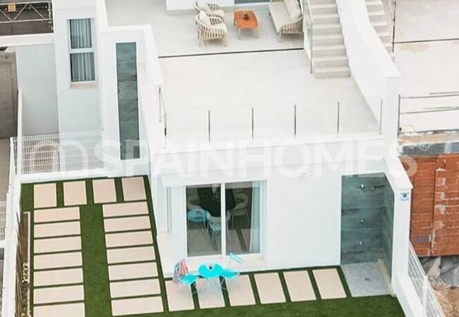 3-bedroom Villas with Pools and Parking in Los Alcázares Murcia 8