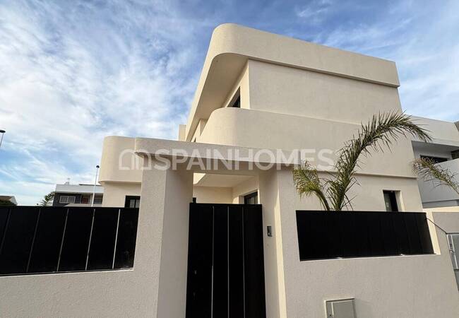Elegant Villa for Sale Near San Pedro Del Pinatar Beaches 7