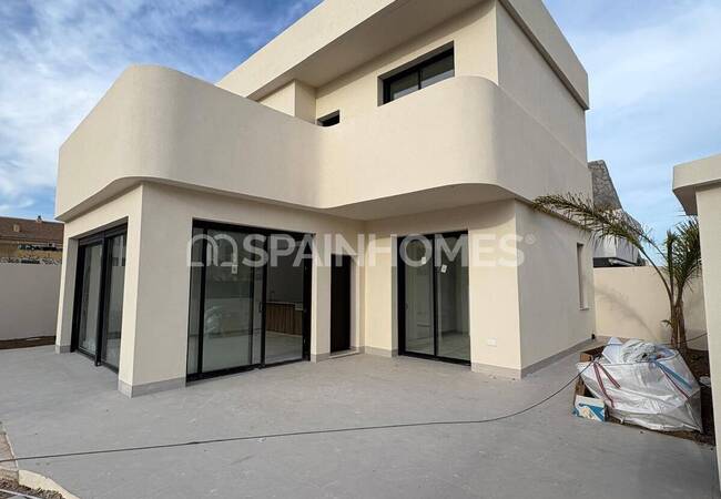 Elegant Villa for Sale Near San Pedro Del Pinatar Beaches 1