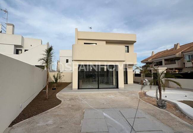 Elegant Villa for Sale Near San Pedro Del Pinatar Beaches 2