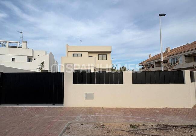 Elegant Villa for Sale Near San Pedro Del Pinatar Beaches 6