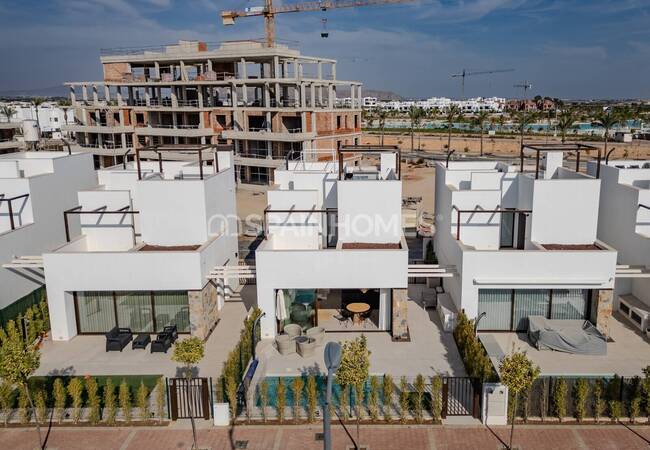 Santa Rosalía Murcia'da Güneye Bakan Bahçeli Şık Evler 3