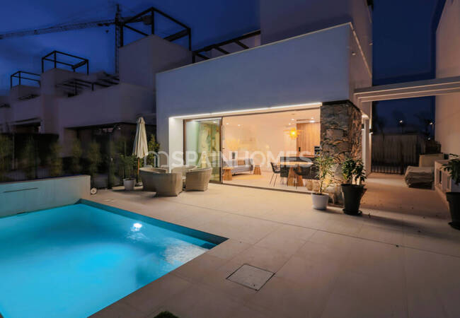 Santa Rosalía Murcia'da Güneye Bakan Bahçeli Şık Evler 6