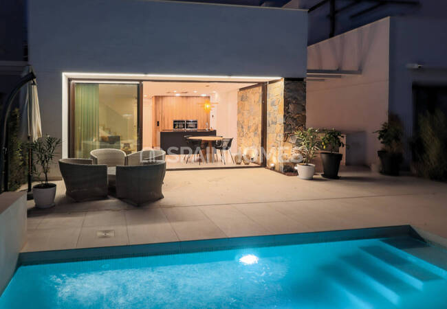 Santa Rosalía Murcia'da Güneye Bakan Bahçeli Şık Evler 7