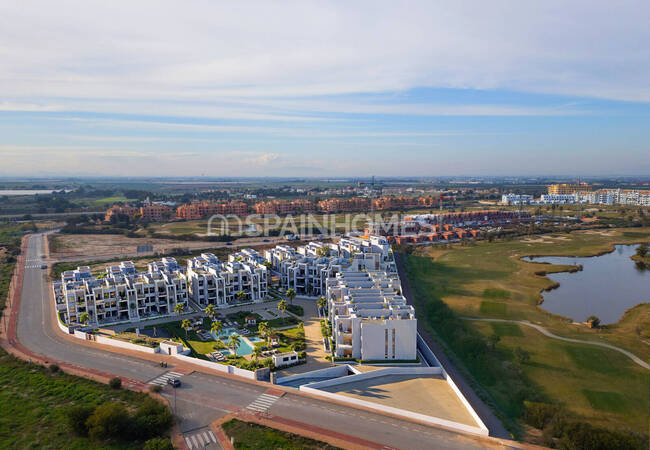 Los Alcázares'te Golf Manzaralı 2+1 ve 3+1 Daireler 9