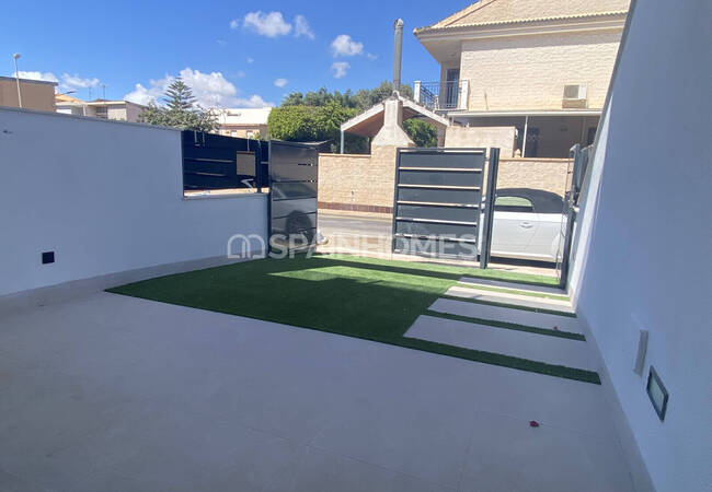 Flat with a Garden Near the Beach in San Pedro 5