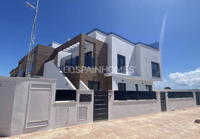 Flat with a Garden Near the Beach in San Pedro 2