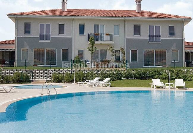 Виллы на Продажу с Видом на Море в Бейликдюзю 1