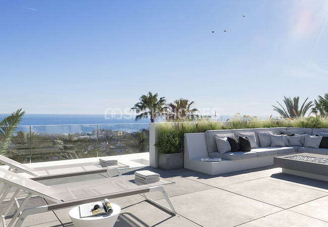 Marbella’da Özel Yüzme Havuzlu ve Bahçeli Lüks Villalar 12