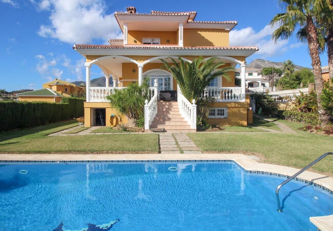 Villa Individuelle Prête Avec Terrain Spacieux À Benalmadena 1