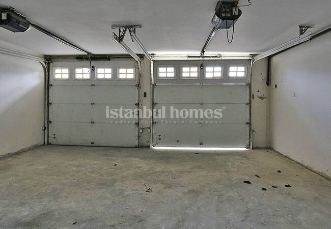 Uniquely Designed Beylikduzu Houses Next to the Marina 11