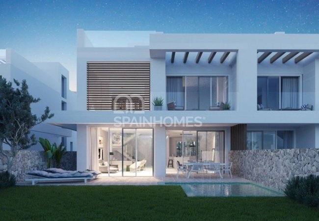 High-class Villas with Private Pool and Garden in Marbella 3