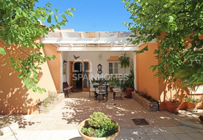 Private Country House Close to Amenities in Malaga